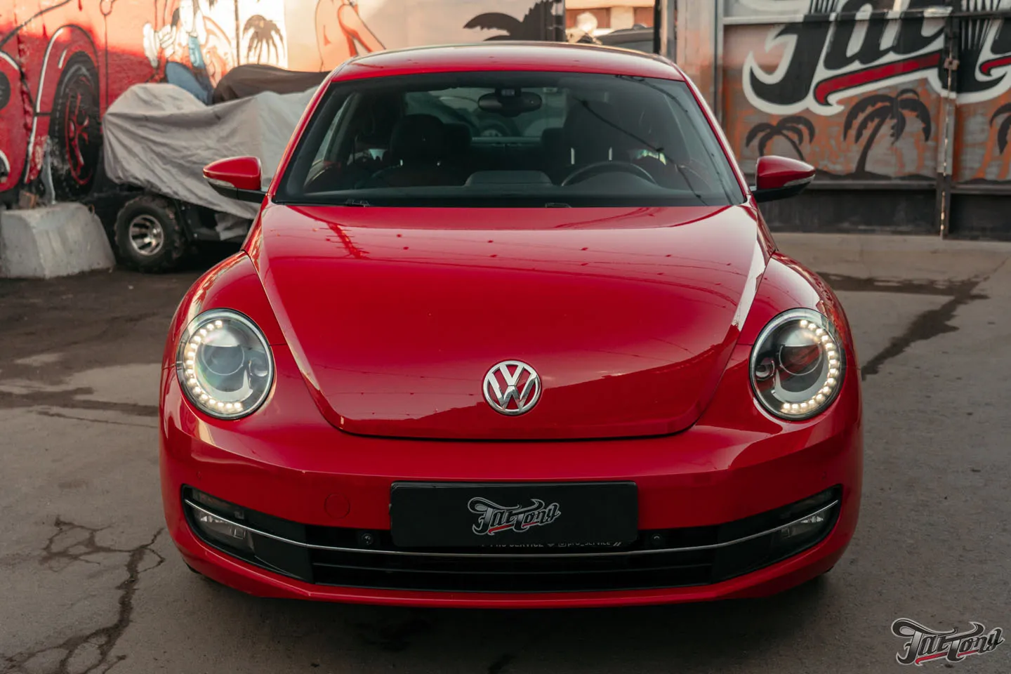 Кузовной ремонт Volkswagen Beetle. Как происходит подбор красного цвета?